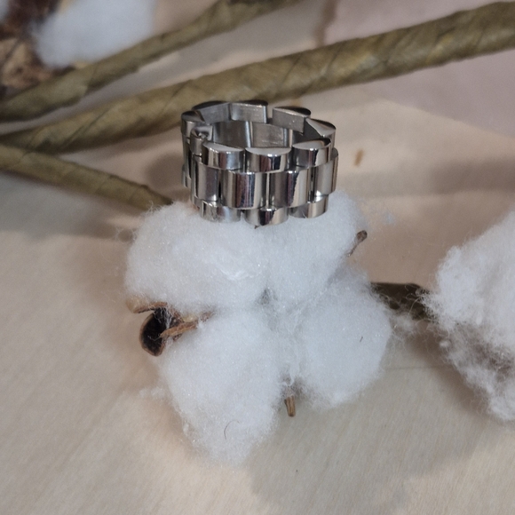 🎉🎉NEW🎉🎉 PRETTY!! Heavy Duty Titanium Steel Link Ring In SILVER - Picture 14 of 16